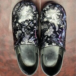Dansko black white floral professional patent leather clogs size 41, 10 1/2 - 11
